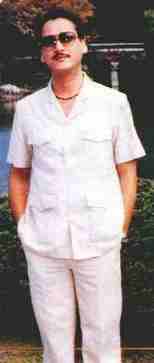 deepak.jpg (114435 bytes)